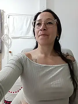 emilypoppy3 online show from July 12, 2026, 12:18 pm