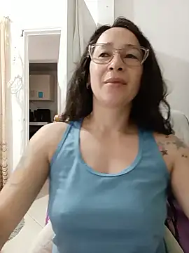 emilypoppy3 online show from July 21, 2026, 7:27 pm