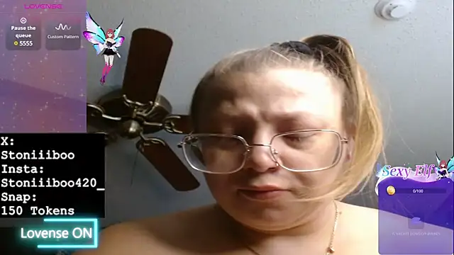 Snapshot of Stoniiiboo chatting on February 17, 2025, 1:21 pm Stoniiiboo online show from February 17, 2025, 1:21 pm