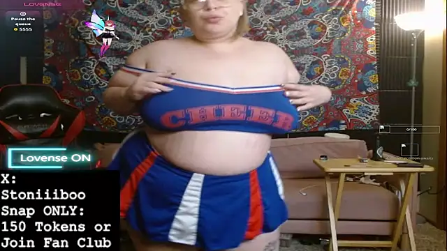 Snapshot of Stoniiiboo chatting on November 5, 2025, 1:22 pm Stoniiiboo online show from November 5, 2025, 1:22 pm