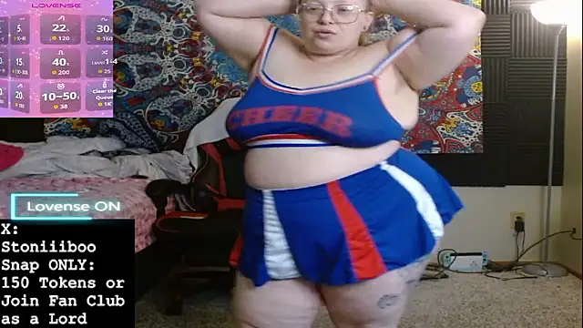 Snapshot of Stoniiiboo chatting on January 5, 2026, 7:17 pm Stoniiiboo online show from January 5, 2026, 7:17 pm