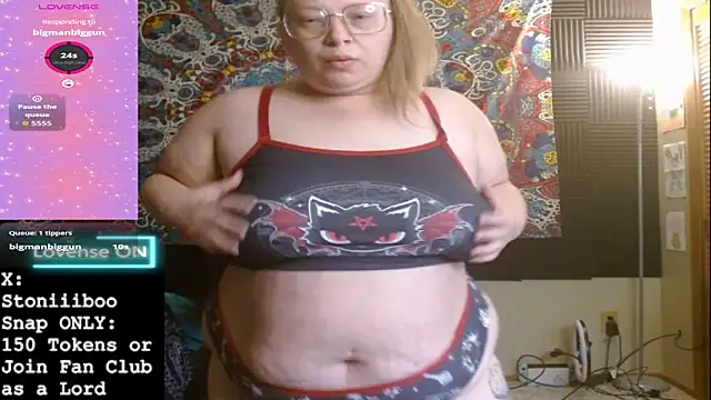 Snapshot of Stoniiiboo chatting on March 3, 2026, 3:51 pm Stoniiiboo online show from March 3, 2026, 3:51 pm