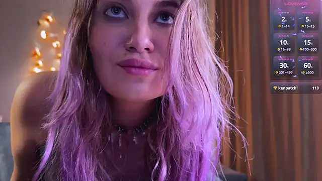 Snapshot of Femdom_Lola chatting on January 4, 2025, 2:46 pm Femdom Lola online show from January 4, 2025, 2:46 pm