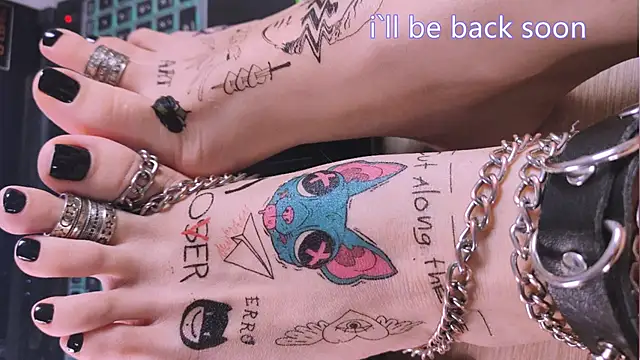 Snapshot of Femdom_Lola chatting on March 21, 2025, 8:08 pm Femdom Lola online show from March 21, 2025, 8:08 pm