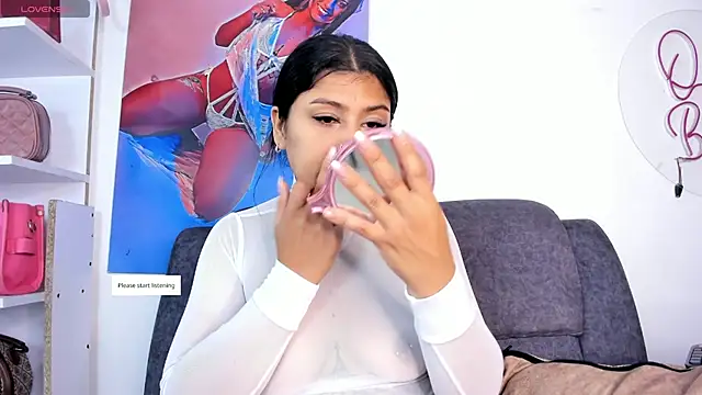 Snapshot of CandyRoxx1_ chatting on November 14, 2025, 5:55 pm CandyRoxx1 online show from November 14, 2025, 5:55 pm