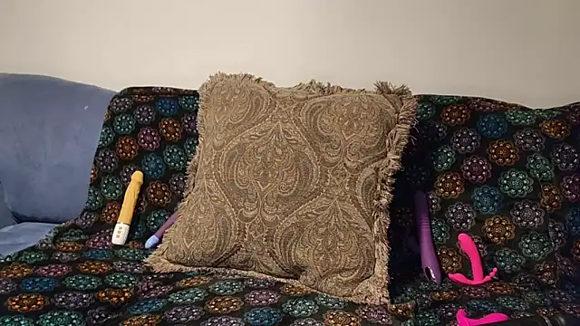 samone9 online show from October 7, 2025, 3:53 pm