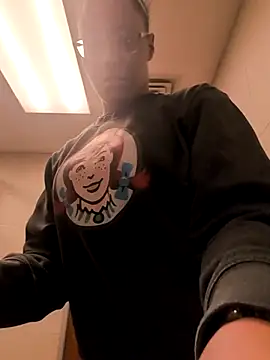 samone9 online show from February 18, 2026, 12:23 pm