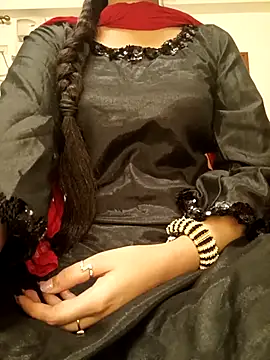 Snapshot of Ruchi-34 chatting on July 4, 2026, 9:32 pm Ruchi-34 online show from July 4, 2026, 9:32 pm
