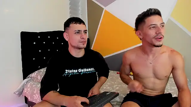 Snapshot of Aron-santoro chatting on September 11, 2025, 10:10 pm Aron-santoro online show from September 11, 2025, 10:10 pm