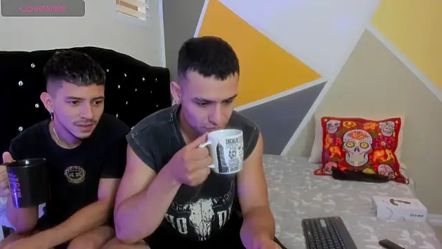 Snapshot of Aron-santoro chatting on September 30, 2025, 2:11 pm Aron-santoro online show from September 30, 2025, 2:11 pm