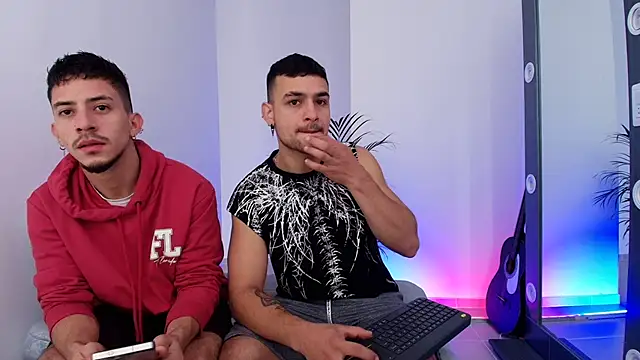 Snapshot of Aron-santoro chatting on November 14, 2025, 1:54 pm Aron-santoro online show from November 14, 2025, 1:54 pm