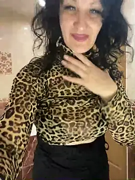 Snapshot of Katie-n chatting on March 7, 2025, 12:45 pm Katie-n online show from March 7, 2025, 12:45 pm