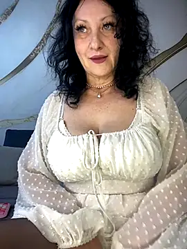 Snapshot of Katie-n chatting on September 25, 2025, 6:06 am Katie-n online show from September 25, 2025, 6:06 am