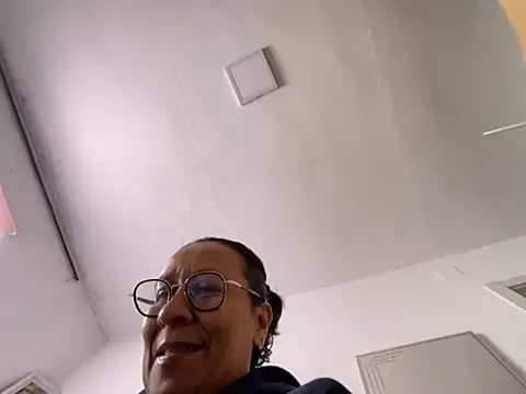 sweeviolet online show from September 24, 2025, 3:15 pm