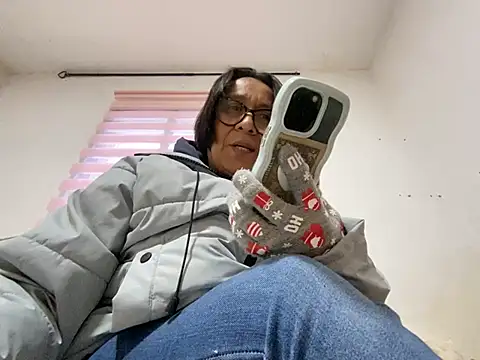 sweeviolet online show from February 5, 2026, 4:55 pm