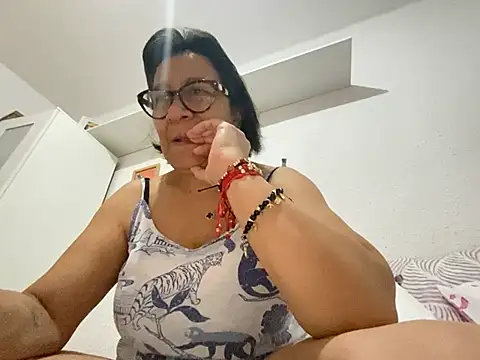 Snapshot of sweeviolet chatting on May 5, 2026, 6:32 am sweeviolet online show from May 5, 2026, 6:32 am
