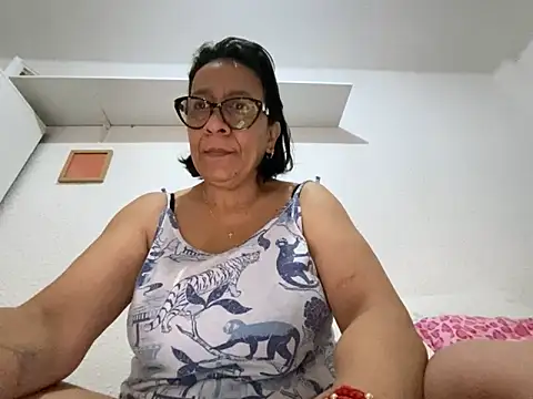 Snapshot of sweeviolet chatting on May 29, 2026, 6:44 am sweeviolet online show from May 29, 2026, 6:44 am