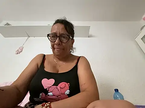 Snapshot of sweeviolet chatting on July 17, 2026, 7:04 am sweeviolet online show from July 17, 2026, 7:04 am
