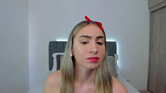im sarah34 online show from April 28, 2026, 5:07 pm