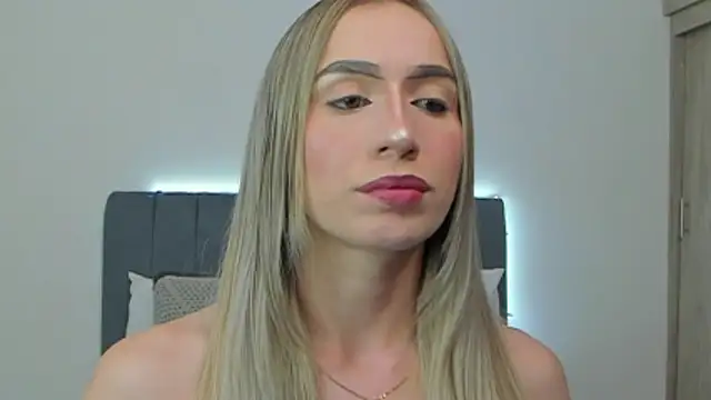 Snapshot of im_sarah34 chatting on May 9, 2026, 3:01 am im sarah34 online show from May 9, 2026, 3:01 am