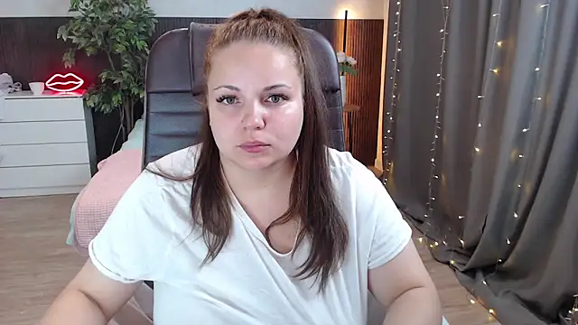 Crazyy girl  online show from June 21, 2026, 4:37 am