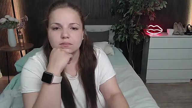 Crazyy girl  online show from July 10, 2026, 4:39 am