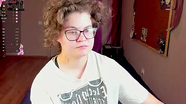 Snapshot of Sashy_Way chatting on December 8, 2024, 8:15 pm Sashy Way online show from December 8, 2024, 8:15 pm