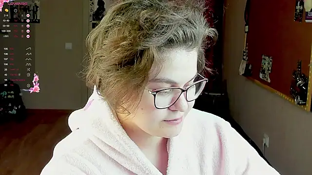 Snapshot of Sashy_Way chatting on December 11, 2024, 11:32 pm Sashy Way online show from December 11, 2024, 11:32 pm