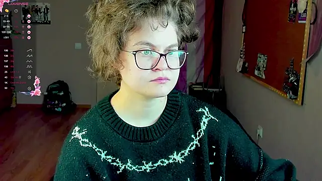 Snapshot of Sashy_Way chatting on December 13, 2024, 10:13 pm Sashy Way online show from December 13, 2024, 10:13 pm