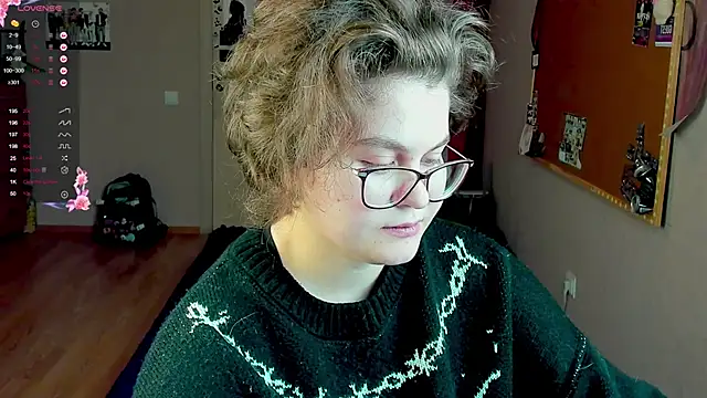 Snapshot of Sashy_Way chatting on December 14, 2024, 10:07 pm Sashy Way online show from December 14, 2024, 10:07 pm