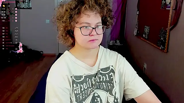 Snapshot of Sashy_Way chatting on March 15, 2025, 11:51 am Sashy Way online show from March 15, 2025, 11:51 am