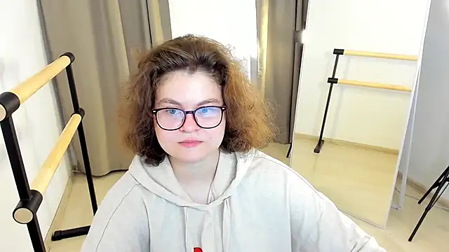 Snapshot of Sashy_Way chatting on September 17, 2025, 9:16 pm Sashy Way online show from September 17, 2025, 9:16 pm