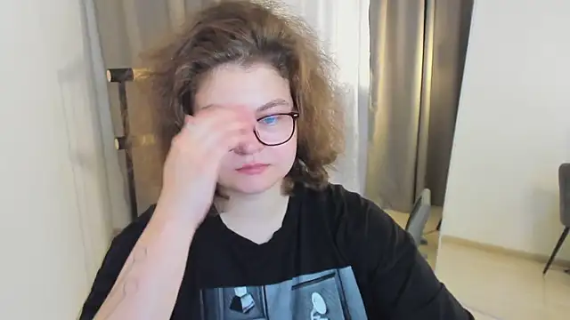 Snapshot of Sashy_Way chatting on September 18, 2025, 9:28 pm Sashy Way online show from September 18, 2025, 9:28 pm