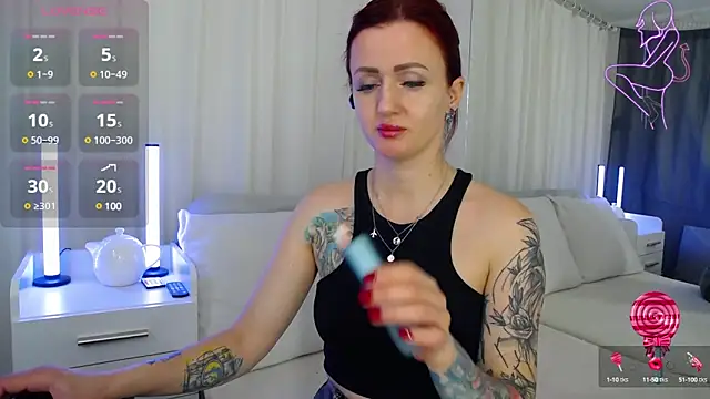 Snapshot of ElisaJane chatting on February 19, 2025, 9:36 pm ElisaJane online show from February 19, 2025, 9:36 pm