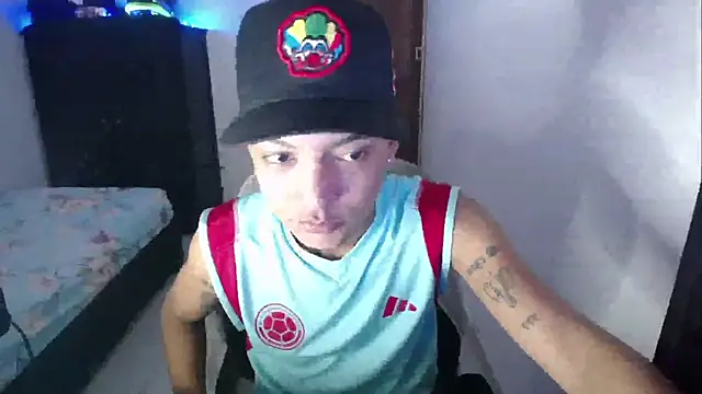 Snapshot of Sxntisaul__ chatting on February 8, 2025, 2:05 pm Sxntisaul online show from February 8, 2025, 2:05 pm