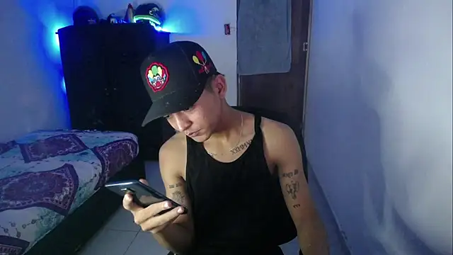 Sxntisaul   online show from February 17, 2025, 3:47 am