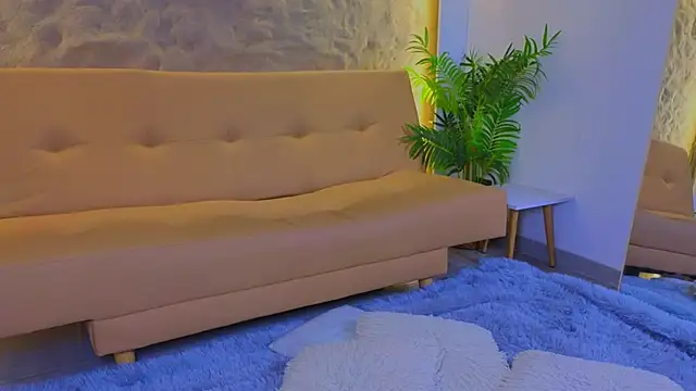 Isa  Blanc online show from September 25, 2025, 3:10 am