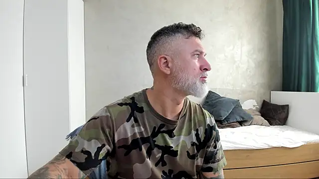 Snapshot of BlowMyXXL chatting on September 10, 2025, 6:13 am BlowMyXXL online show from September 10, 2025, 6:13 am