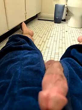 Snapshot of RandomGuy420lol chatting on November 19, 2025, 8:25 am RandomGuy420lol online show from November 19, 2025, 8:25 am