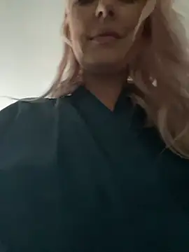 Snapshot of MerlinDave chatting on December 27, 2024, 4:15 am MerlinDave online show from December 27, 2024, 4:15 am