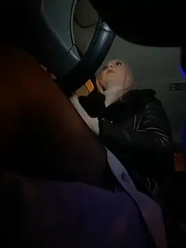 Snapshot of MerlinDave chatting on December 29, 2024, 1:34 am MerlinDave online show from December 29, 2024, 1:34 am