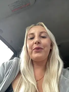 Snapshot of MerlinDave chatting on September 19, 2025, 1:18 am MerlinDave online show from September 19, 2025, 1:18 am