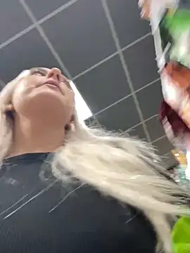 Snapshot of MerlinDave chatting on September 23, 2025, 1:41 am MerlinDave online show from September 23, 2025, 1:41 am