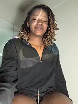 Snapshot of minimama69 chatting on December 22, 2024, 8:49 am minimama69 online show from December 22, 2024, 8:49 am