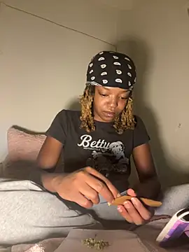 Snapshot of minimama69 chatting on September 21, 2025, 8:05 am minimama69 online show from September 21, 2025, 8:05 am