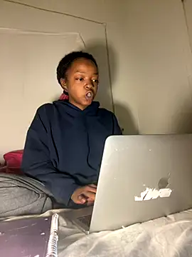 Snapshot of minimama69 chatting on November 6, 2025, 9:43 am minimama69 online show from November 6, 2025, 9:43 am