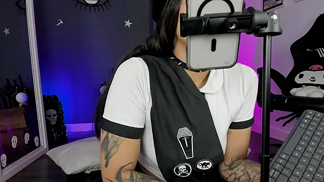 Raven Witch  online show from July 25, 2026, 12:58 pm