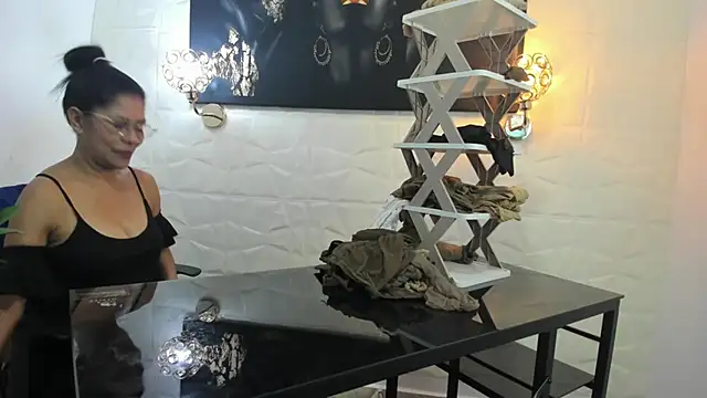 miss lucero1 online show from February 15, 2025, 11:58 pm