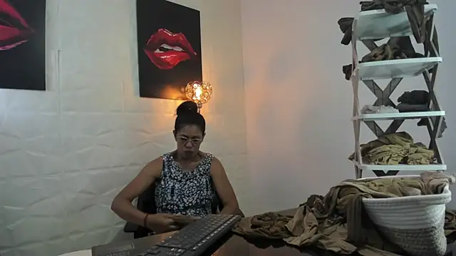 miss lucero1 online show from March 13, 2025, 6:34 pm