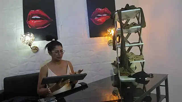 miss lucero1 online show from March 17, 2025, 12:19 am